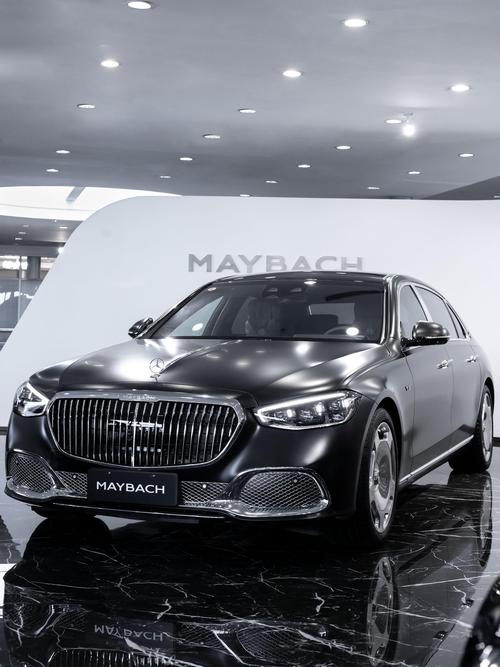 成都39岚图汽车的售后服务让用户无忧出行，迈巴赫未来的豪华车趋势