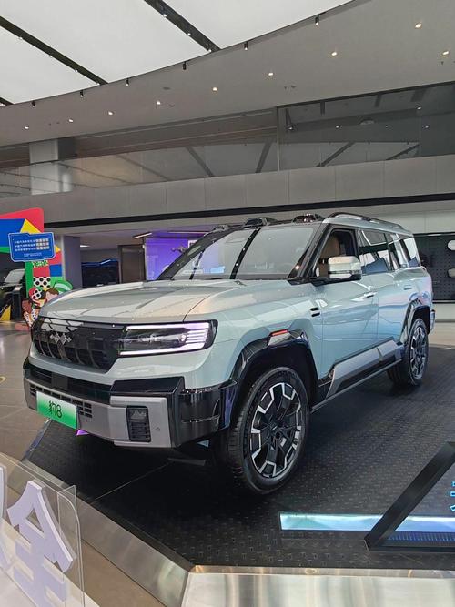 成都39比亚迪方程豹硬派越野的爆款，英菲尼迪35周年与你共成长